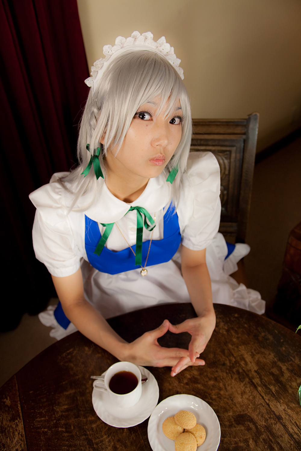 cosplay美女套图 c77 Sakuya Izayoi　白丝假发扮相(1)